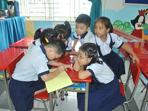 Students of Nguyen Van Troi Primary School in district 4 study English language ( For illustration purpose only) Students of Nguyen Van Troi Primary School in district 4 study English language ( For illustration purpose only)